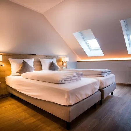 Am Kumpfmuehler Kastell 3* Řezno